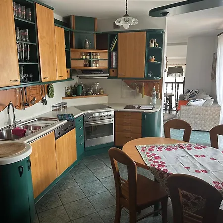 250 M Z Basenem, Jacuzzi, Ogrodem , Tarasem Oraz 2 Hektary Sadu , Kominek I Inne Atrakcje Villa *