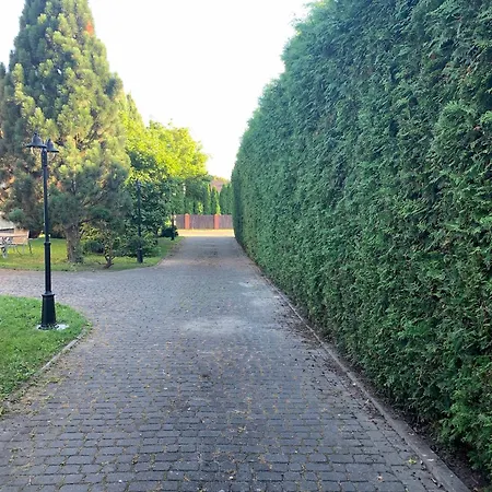 250 M Z Basenem, Jacuzzi, Ogrodem , Tarasem Oraz 2 Hektary Sadu , Kominek I Inne Atrakcje Вилла Buszkowice (Przemysl)